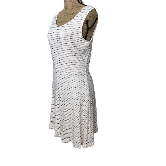 Doe & Rae White Striped Sleeveless Dress Size Medium Strappy Back - Picture 4 of 12